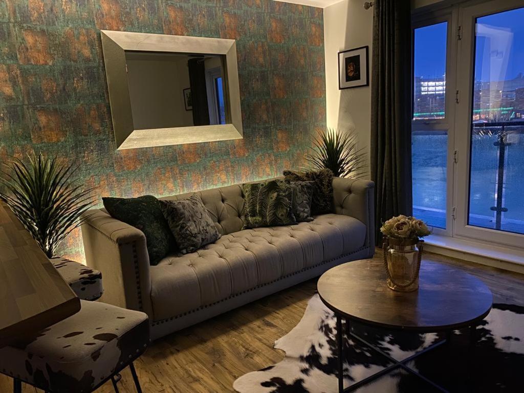Luxury Riverfront Apartment Νιούπορτ Εξωτερικό φωτογραφία