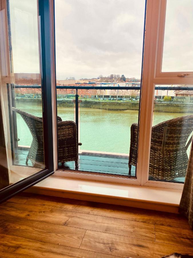 Luxury Riverfront Apartment Νιούπορτ Εξωτερικό φωτογραφία